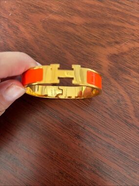 Stanley Polished Gold Hinged Bangle Bracelet